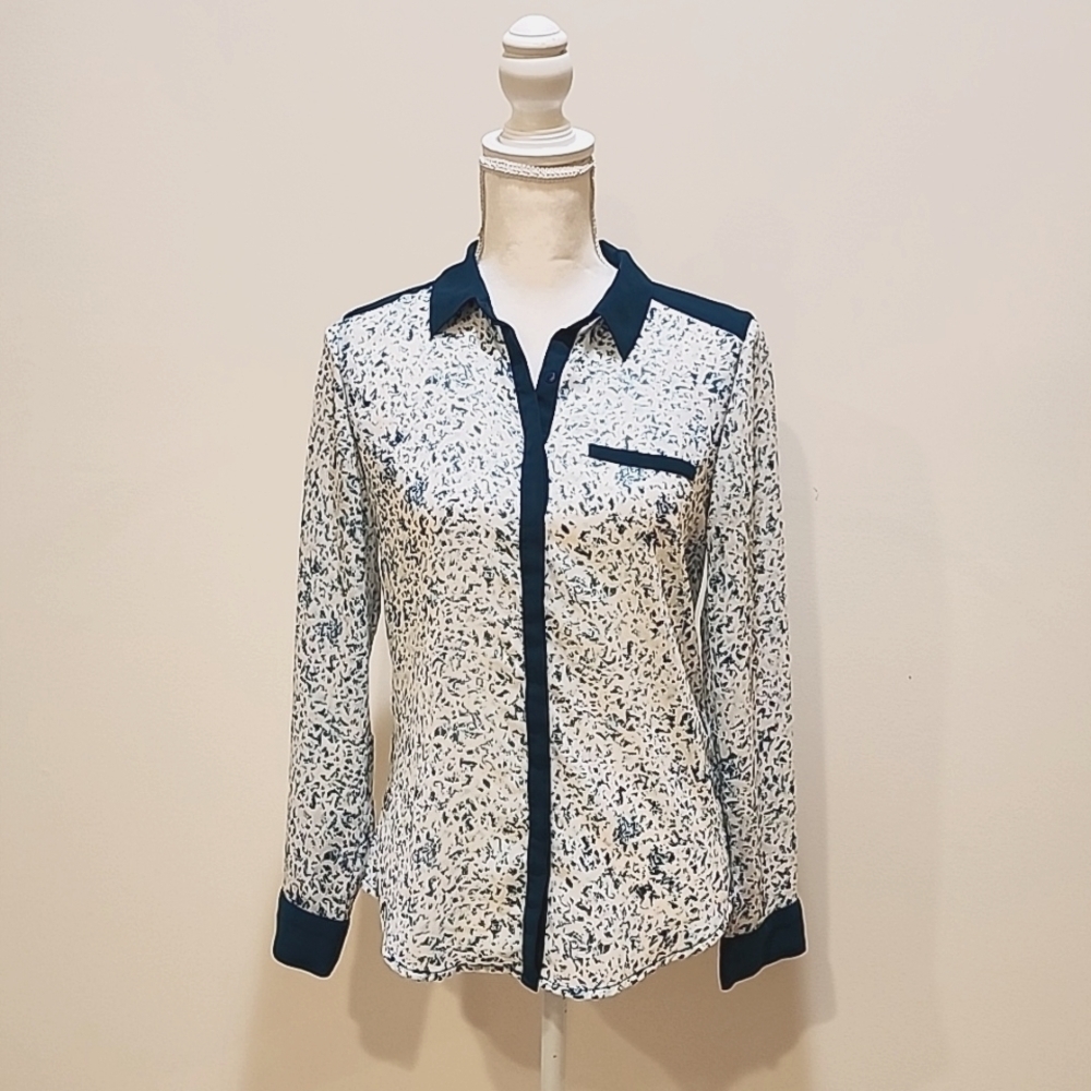 Guess blouse. Size XS
